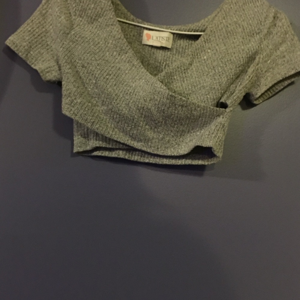 L'ATISTE Gray Ribbed Crop Top